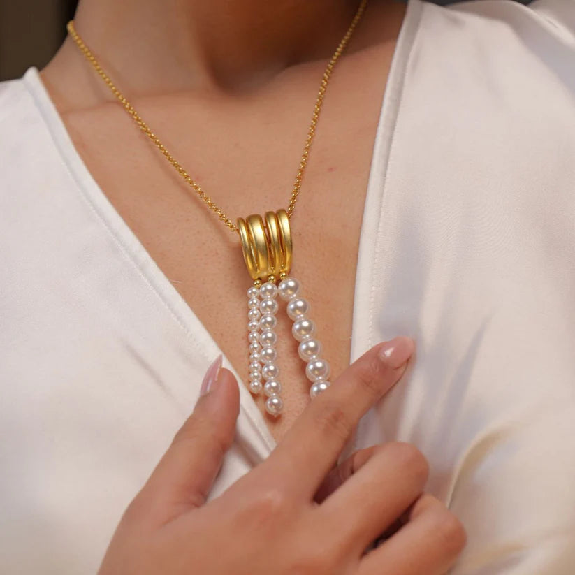 Pearl Pendant Necklace